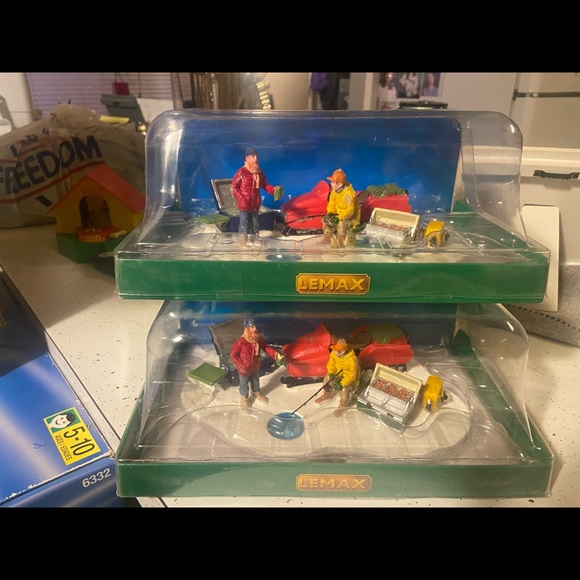 Lemax Ice Fishing Accent - Picture 3 of 5